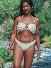 Haut de maillot de bain femme Nohea motif Perle des sables - posing face - Hoalulu