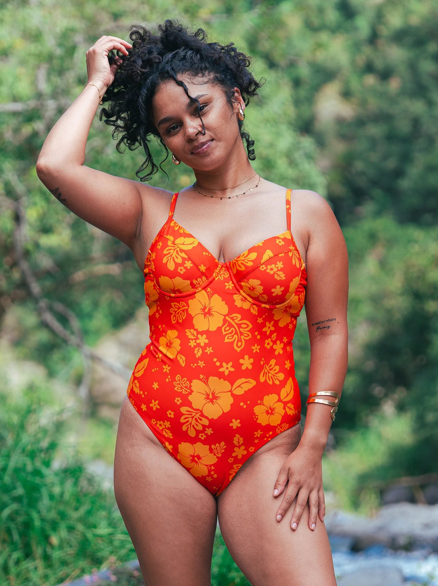 Maillot de bain femme une piece motif Soleil d'Hibiscus - vue face - Hoalulu