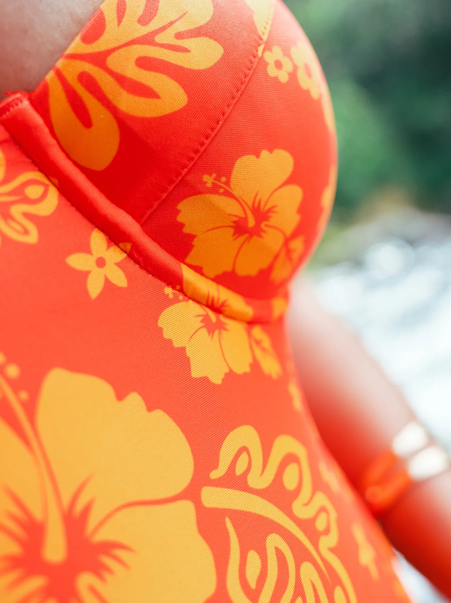 Maillot de bain femme une piece motif Soleil d'Hibiscus - gros plan armature - Hoalulu