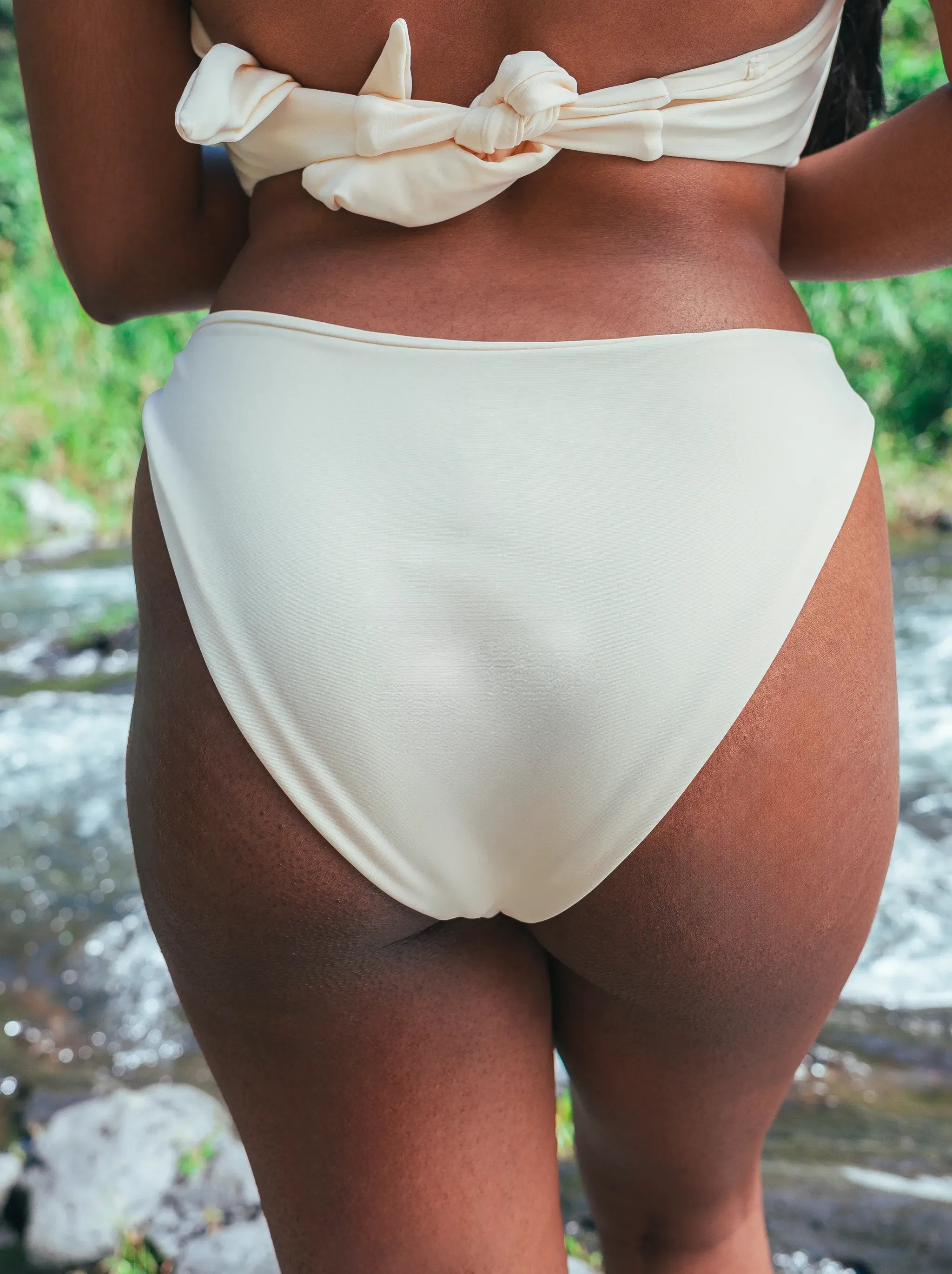 Bas de maillot de bain femme Nohea motif Perle des sables - gros plan dos - Hoalulu