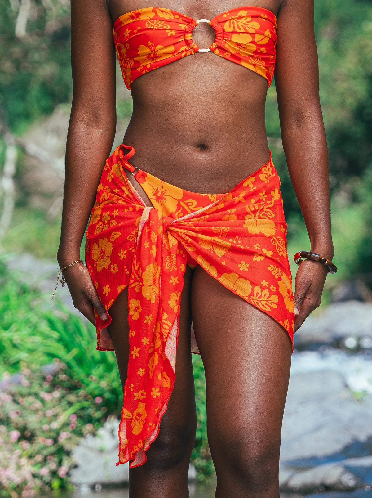 Pareo sarong femme motif Soleil d'Hibiscus - vue face - Hoalulu