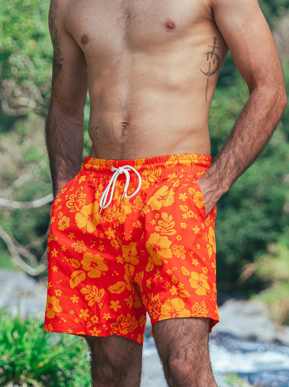 Short homme motif Soleil d'Hibiscus - gros plan face - Hoalulu