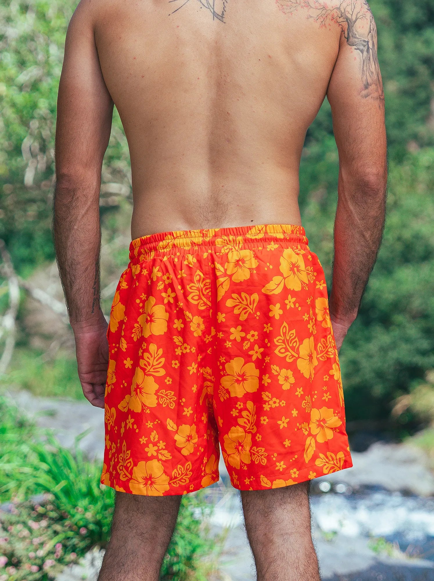 Short homme motif Soleil d'Hibiscus - vue dos - Hoalulu